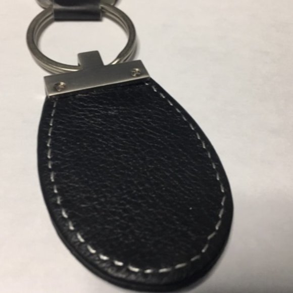 Alaska Summit Leather Keychain w/Silver Toned Hardware 3.5" - Picture 5 of 8